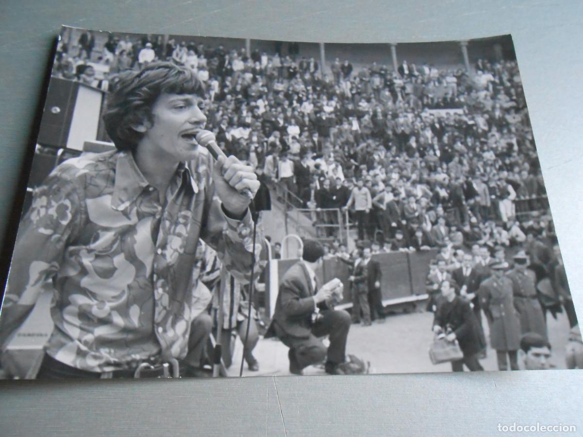 Fotos de cantantes: FOTO de - ANTOINE (Francia) - de 18 x 13 cms.