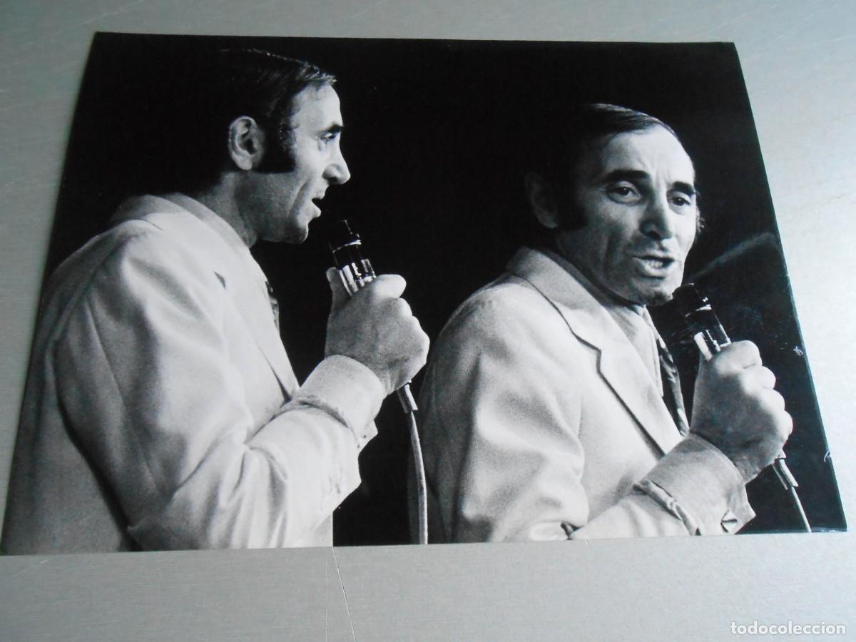 Fotos de Cantores: FOTO de - Charles AZNAVOUR - de 24 x 18 cms.