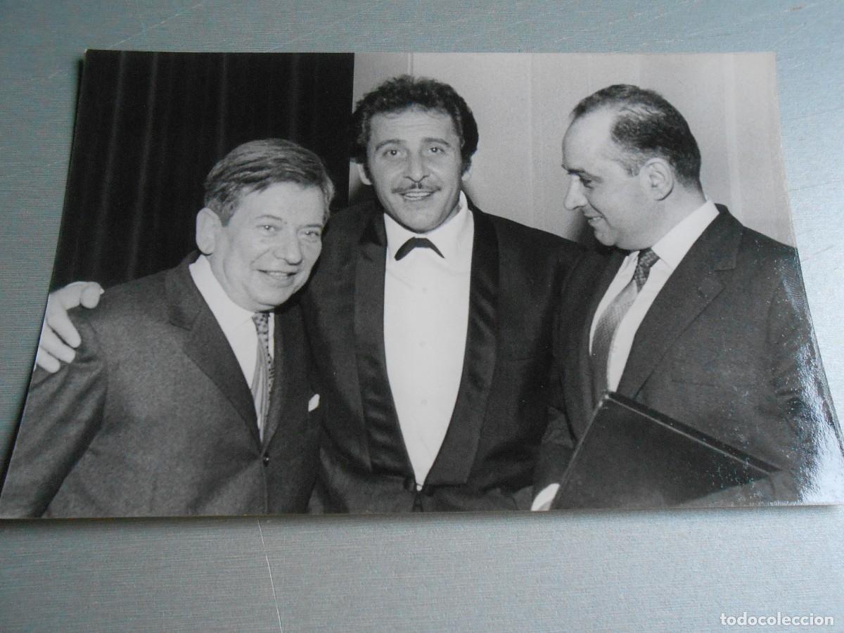 Photos of Singers: FOTO de - DOMENICO MODUGNO - de 18 x 12 cms.