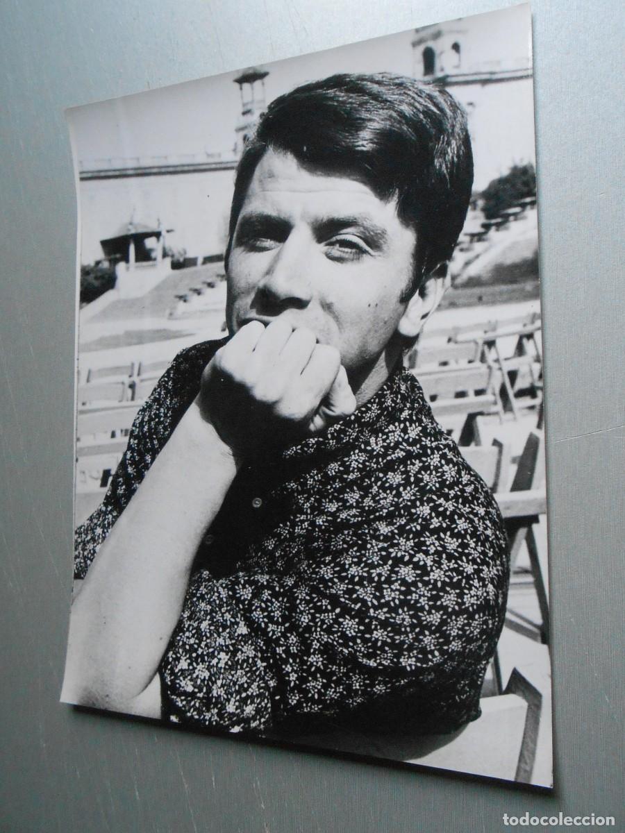 Photos of Singers: FOTO de - ENNIO SANGIUSTO - de 18 x 24 cms.