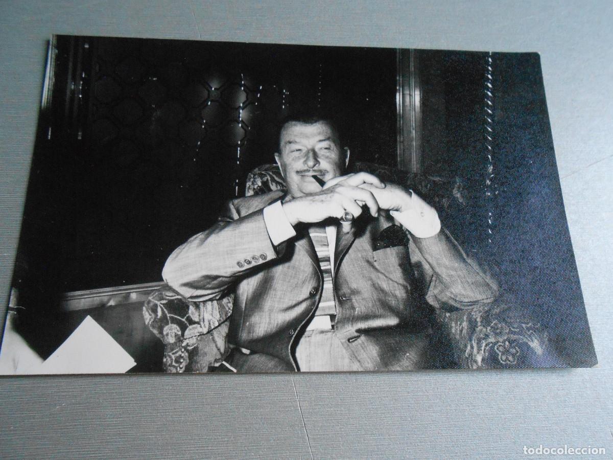 Photos de Chanteurs et Chanteuses: FOTO de - XAVIER CUGAT - de 14 x 9 cms.
