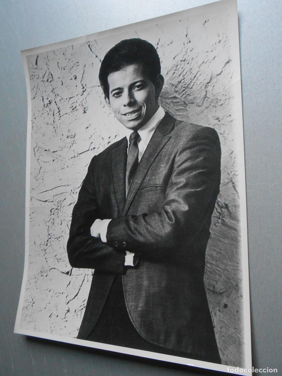 Photos de Chanteurs et Chanteuses: FOTO de - BOBBY GOLDSBORO - de 18 x 24 cms.