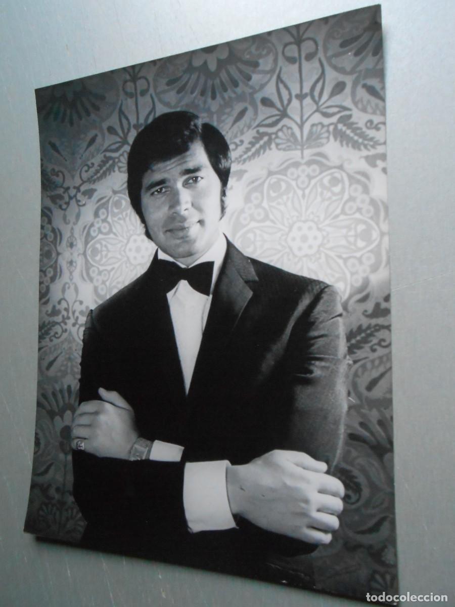 Fotos de cantantes: FOTO de - ENGELBERT HUMPERDINCK - de 18 x 24 cms.