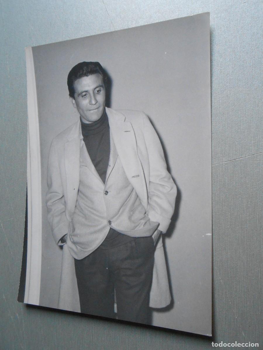 Fotos de cantantes: FOTO de - GILBERT BECAUD - de 10,5 x 15 cms.