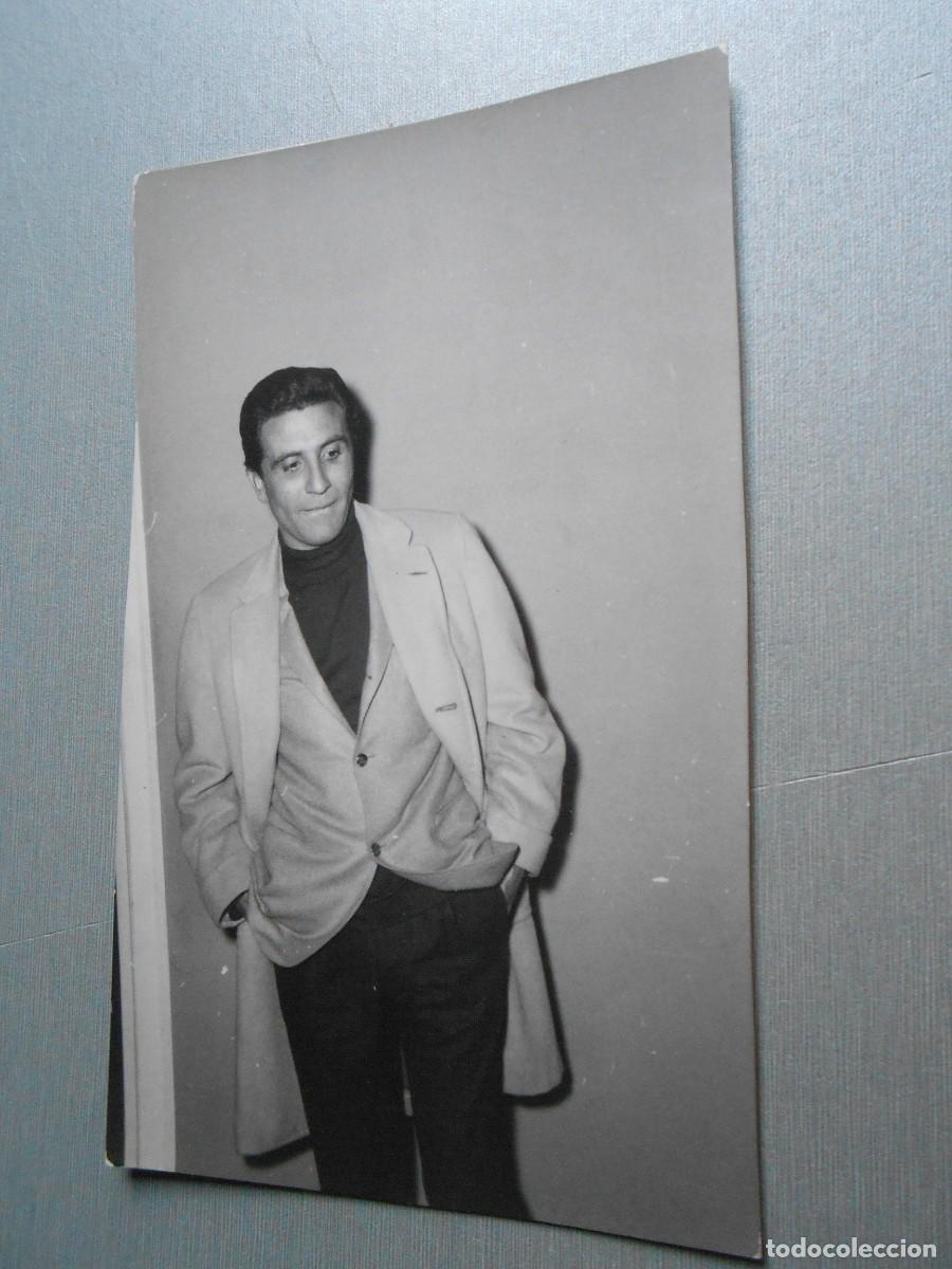 Fotos de cantantes: FOTO de - GILBERT BECAUD - de 8 x 13 cms.