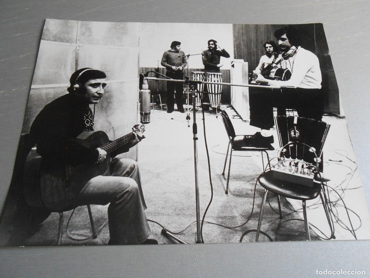 Photos de Chanteurs et Chanteuses: FOTO de - PERET - de 24 x 18 cms.