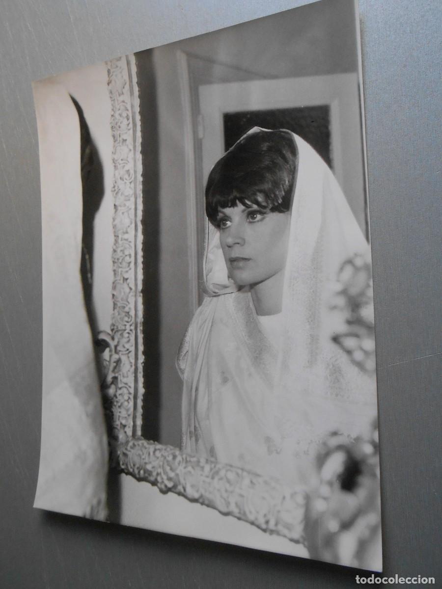Photos de Chanteurs et Chanteuses: FOTO de - SALOME - de 18 x 24 cms.