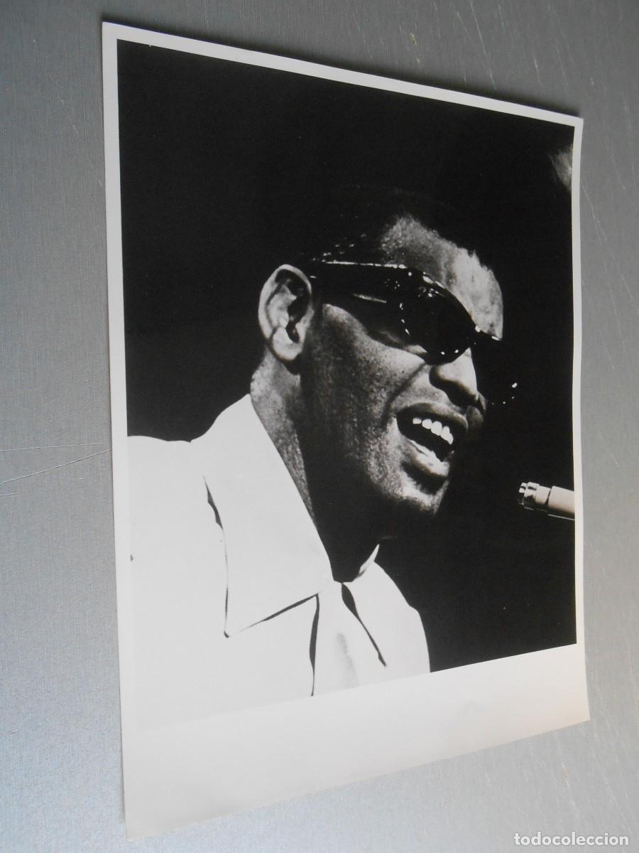 Fotos de cantantes: FOTO de - RAY CHARLES - de 18 x 24 cms.