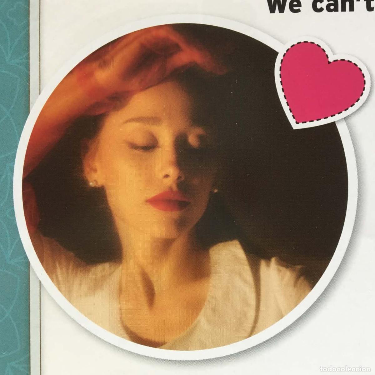 Fotos de cantantes: Ariana Grande 6.6 cm / Ang&egrave;le & Mahmood Song Lyrics Collectible Card Dream'up Magazine France Music
