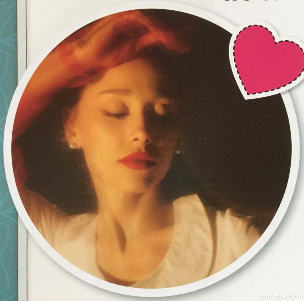Photos of Singers: Ariana Grande 6.6 cm / Ang&egrave;le & Mahmood Song Lyrics Collectible Card Dream'up Magazine France Music