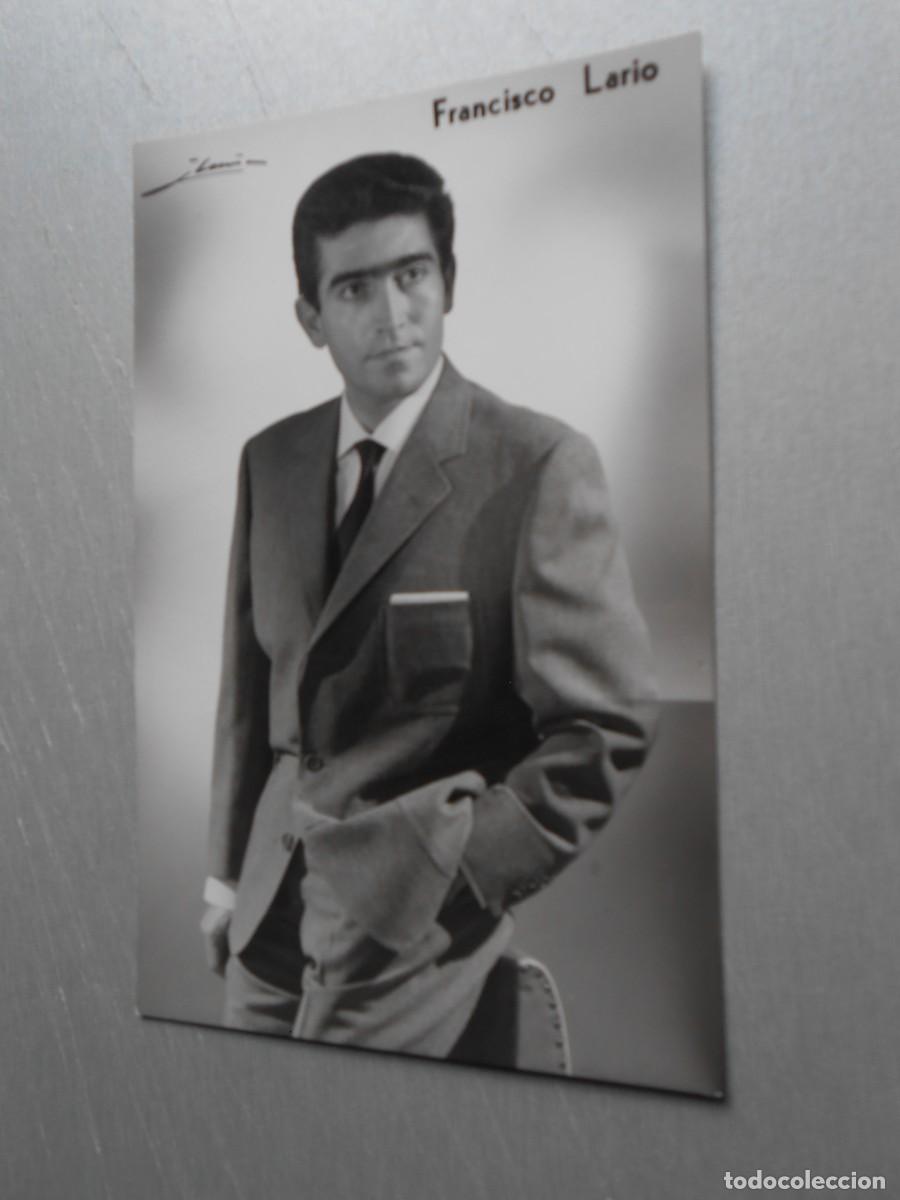 Fotos de cantantes: FOTO de - FRANCISCO LARIO - de 8,5 x 14 cms.