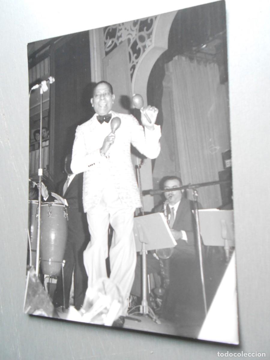 Photos de Chanteurs et Chanteuses: FOTO de - ANTONIO MACHIN (cubano) - de 13 x 18 cms.