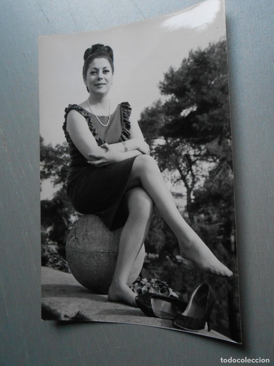 Photos de Chanteurs et Chanteuses: FOTO de - CARMEN JARA - de 12 x 18 cms.