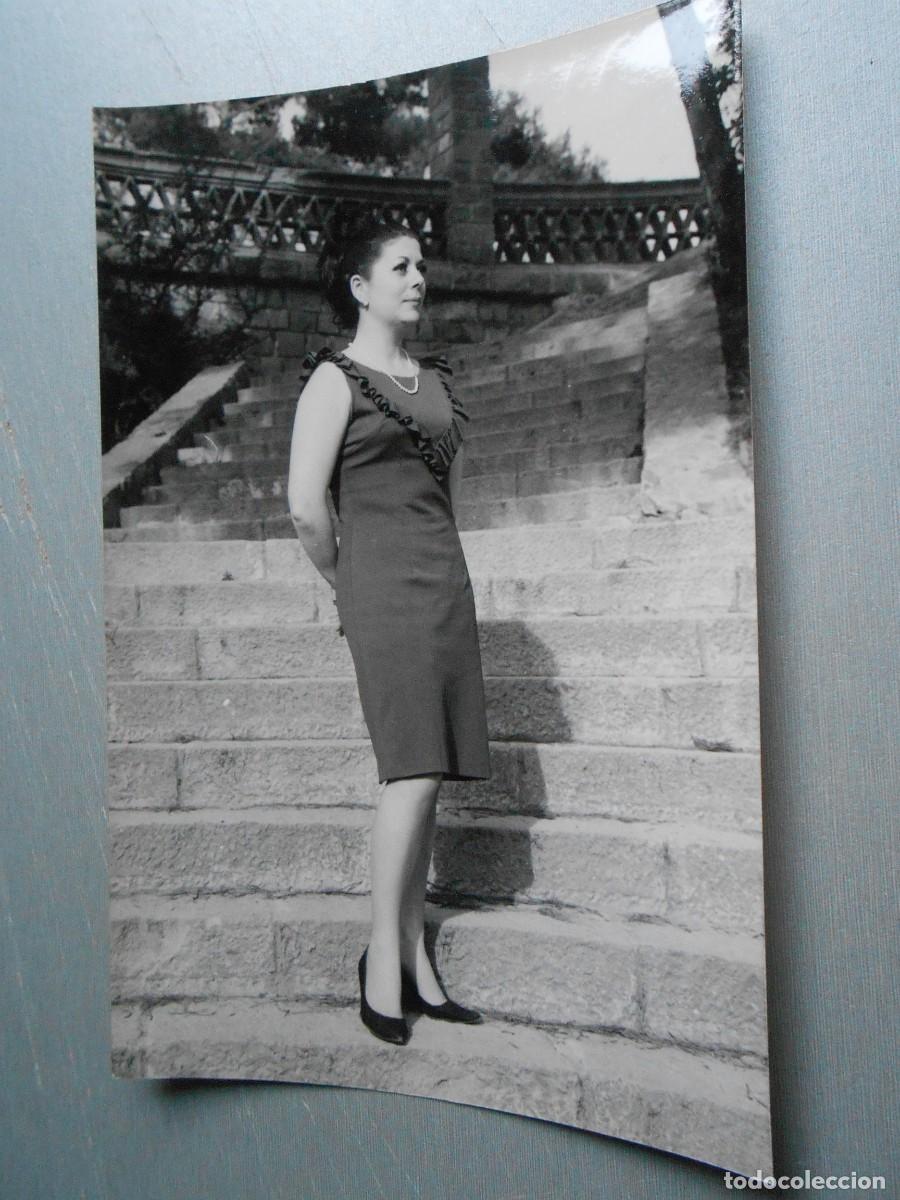Photos de Chanteurs et Chanteuses: FOTO de - CARMEN JARA - de 12 x 18 cms.