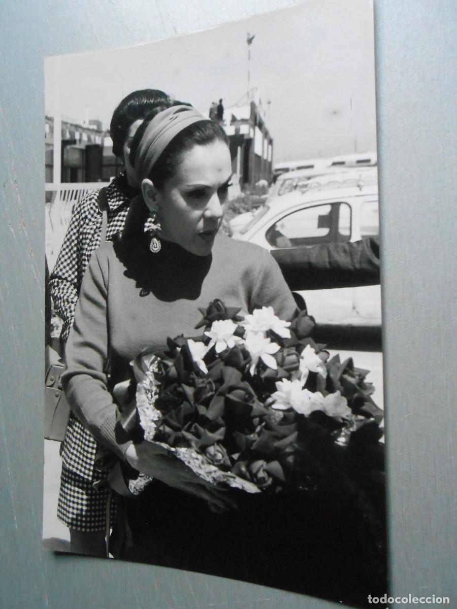 Fotos de cantantes: FOTO de - MARIA ALEJANDRA - de 12 x 18 cms.
