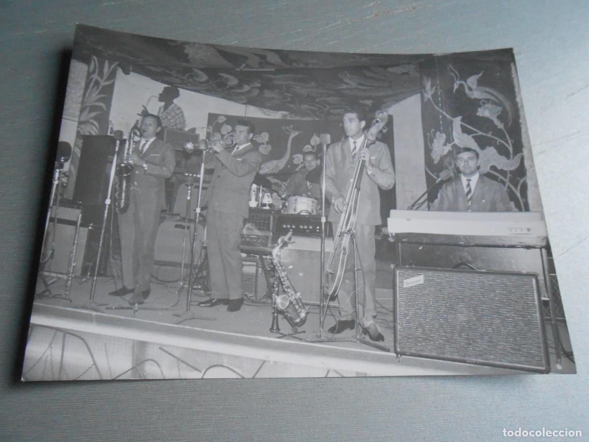 Foto di Cantanti: FOTO de - RUDY VENTURA y su Conjunto - de 18 x 13 cms.
