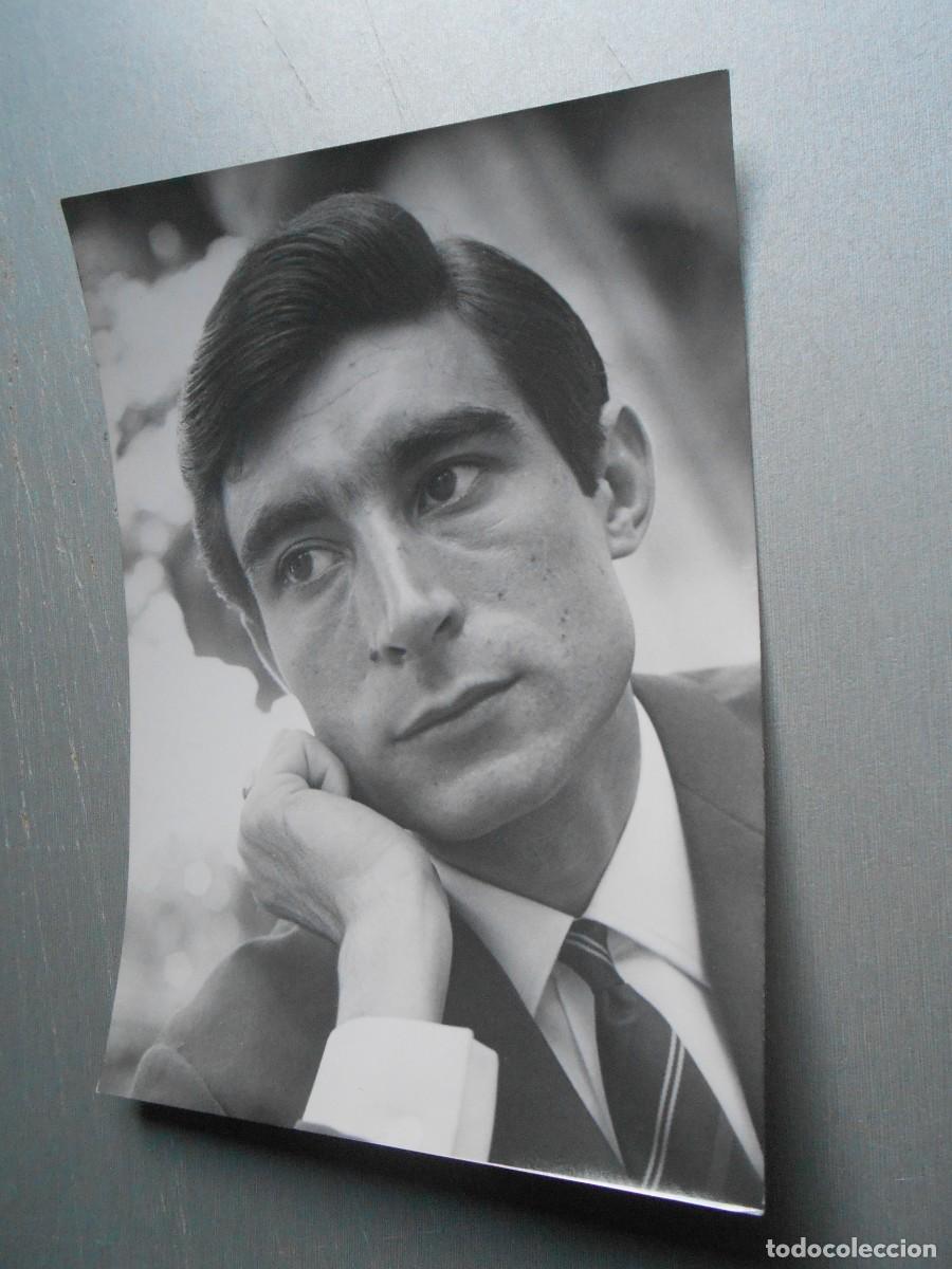 Photos de Chanteurs et Chanteuses: FOTO de - LUIS OLIVARES - de 12,5 x 17,5 cms.