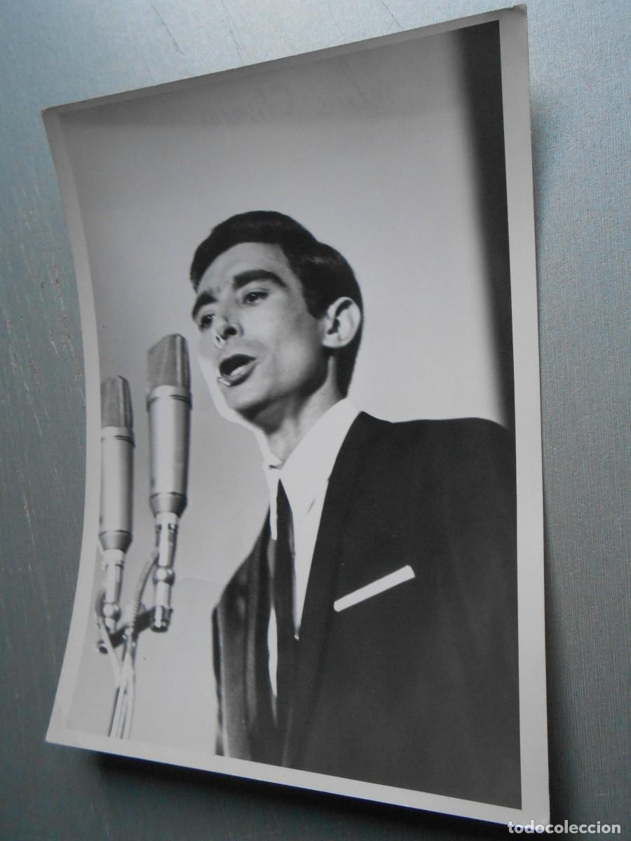 Fotos de cantantes: FOTO de - LUIS OLIVARES - de 13 x 18 cms.