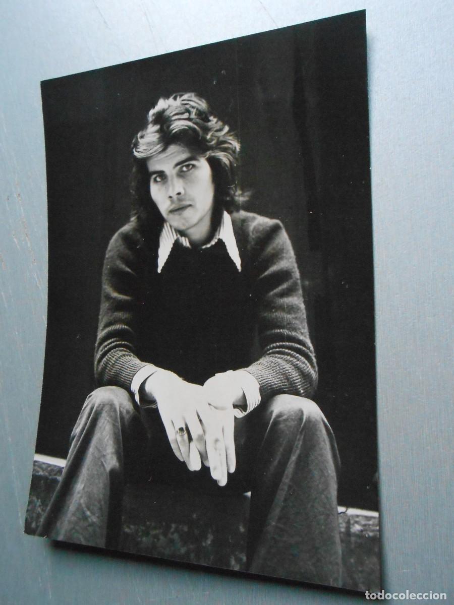 Fotos de cantantes: FOTO de - MIGUEL GALLARDO - de 12,5 x 17,5 cms.