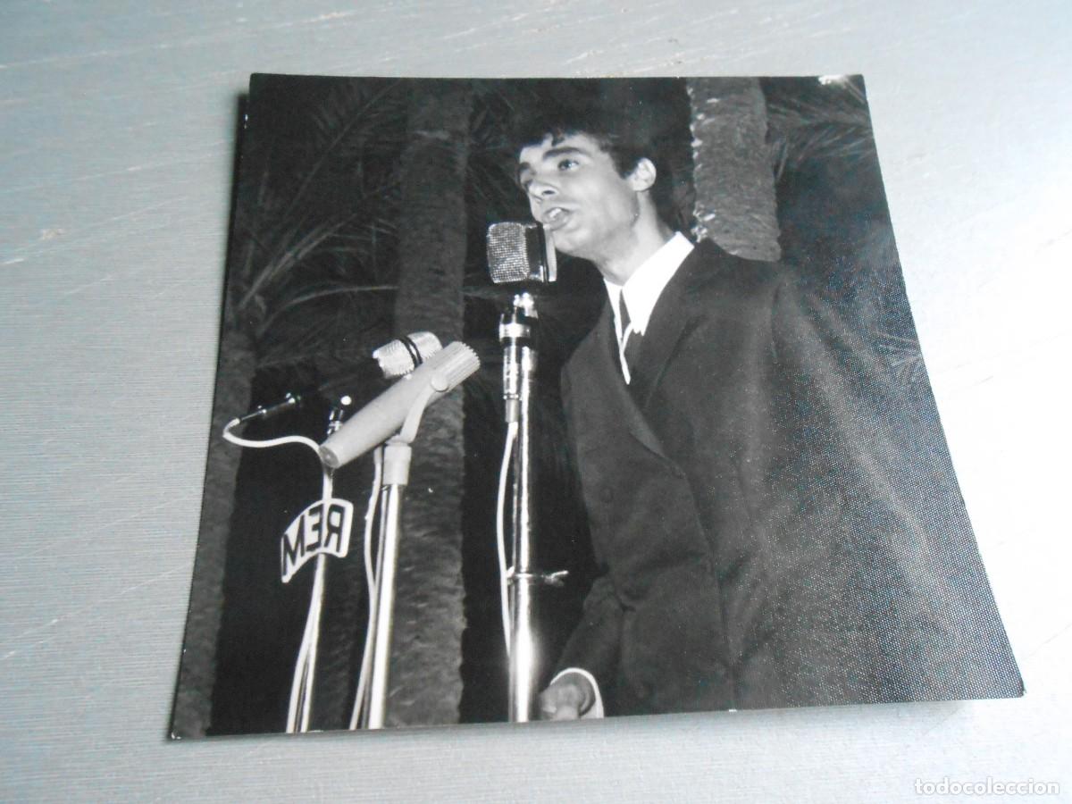 Fotos de cantantes: FOTO de - SANTY - de 12 x 12 cms.