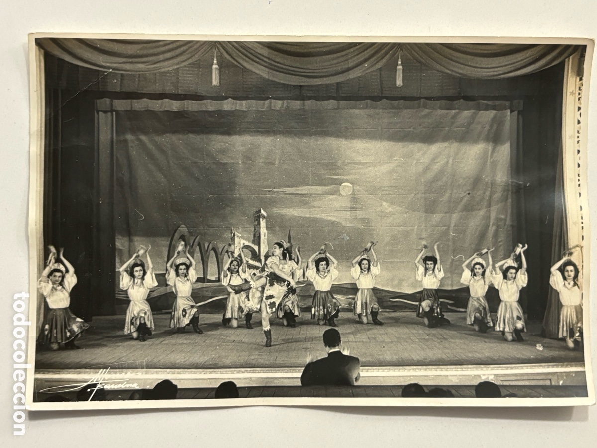 Fotos de cantantes: Foto original vedettes en el escenario de un teatro compa&ntilde;&iacute;a de Revista L