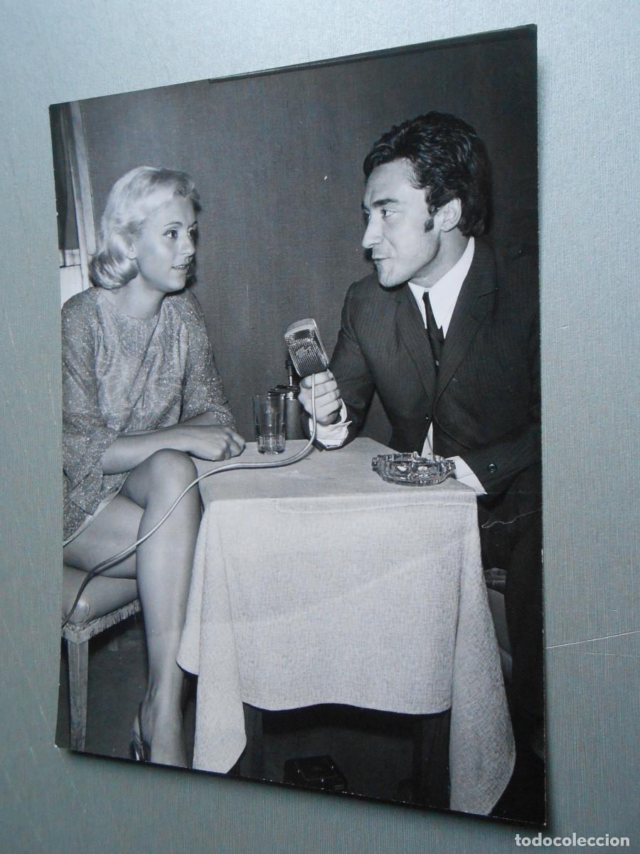 Photos of Singers: FOTO de - MARIA DOLORES con Jose M&ordf; PALLARD&Oacute; - de 13 x 18 cms.