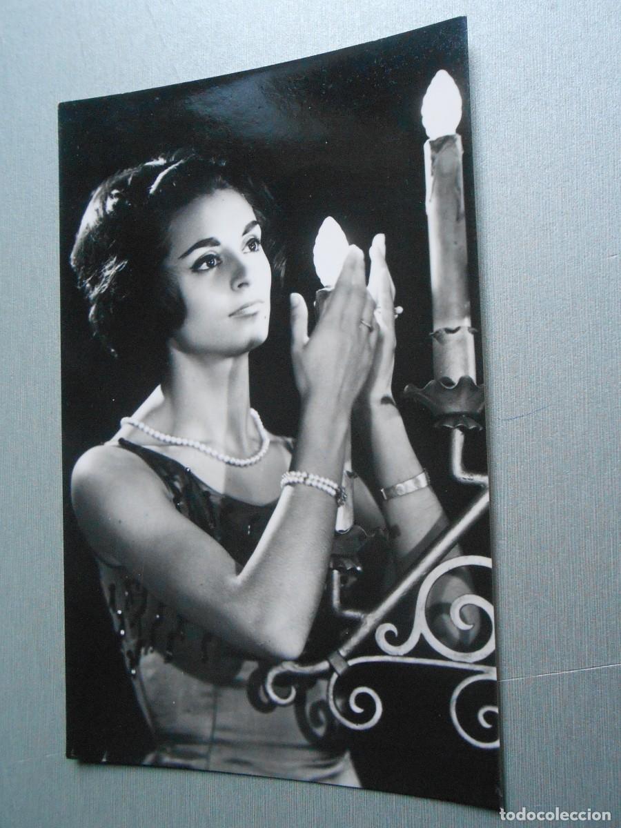 Fotos de cantantes: FOTO de - MARIA DOLORES - de 9 x 14,5 cms.