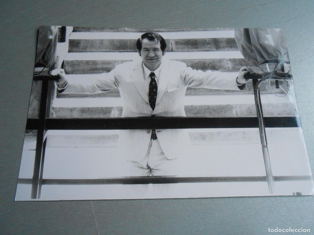 Fotos de cantantes: FOTO de - JUANITO VALDERRAMA - de 18 x 12 cms.