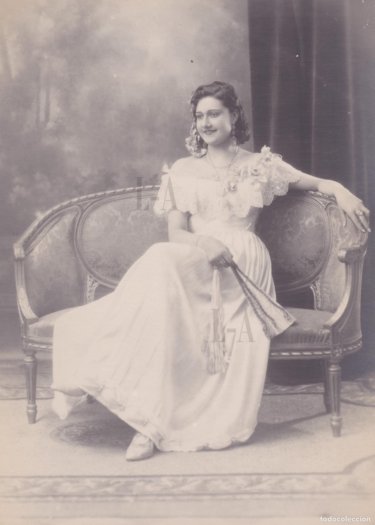 Fotos de cantantes: Zarzuela. Fotograf&iacute;a de la soprano Mar&iacute;a Teresa Planas. Teatro l&iacute;rico. &Oacute;pera