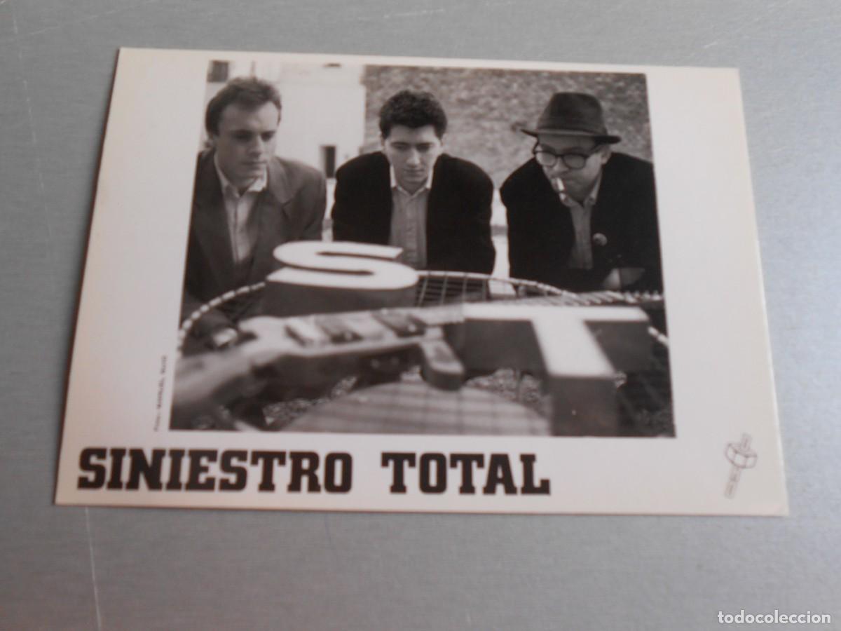 Photos of Singers: FOTO de - SINIESTRO TOTAL - de 15 x 10,5 cms.