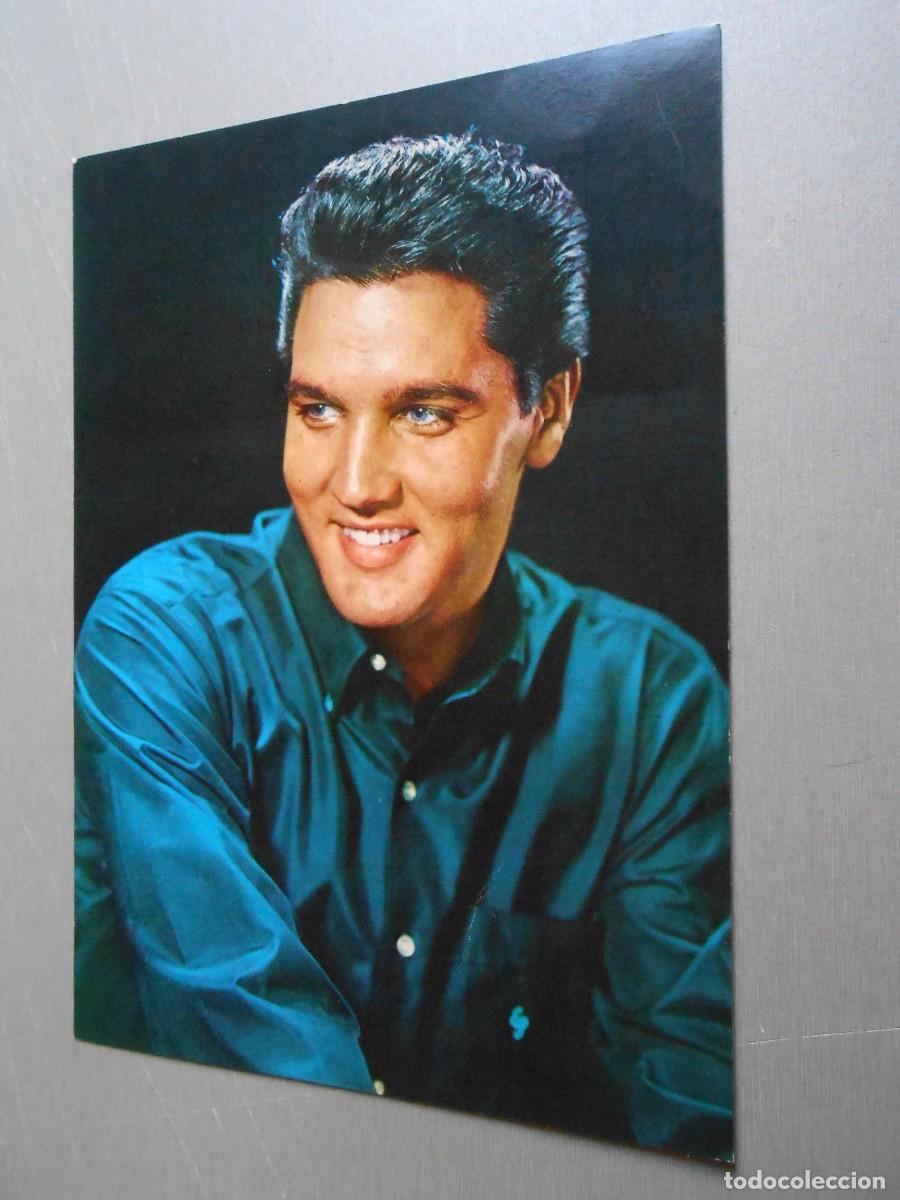 Photos de Chanteurs et Chanteuses: POSTAL de - ELVIS PRESLEY - de 15 x 21 cms.