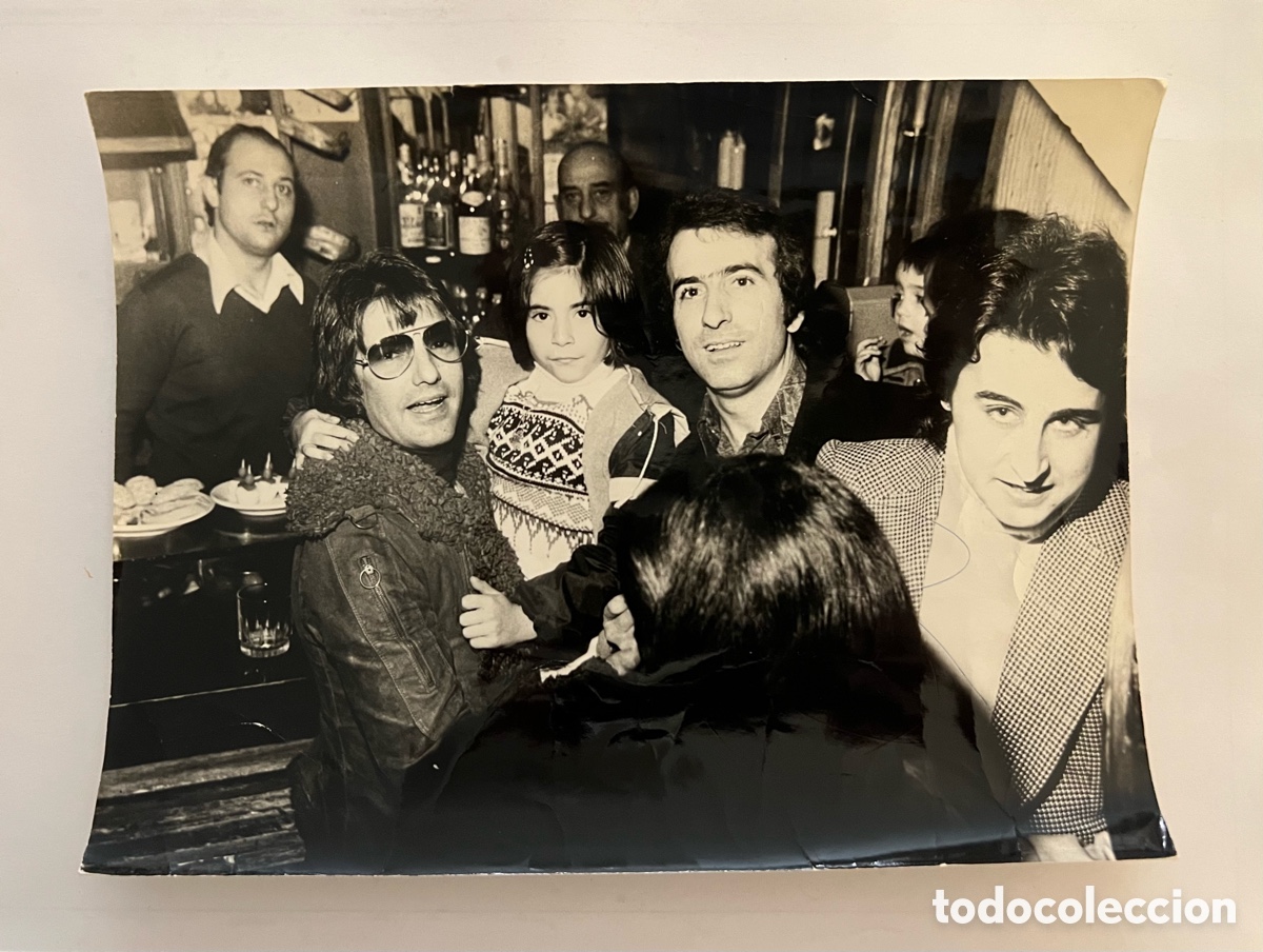 Fotos de cantantes: JOS&Eacute; LUIS PERALES con algunos amigos m&uacute;sicos.. Pachy Narv&aacute;ez..? Manolo Galv&aacute;n ? (h.1970?)