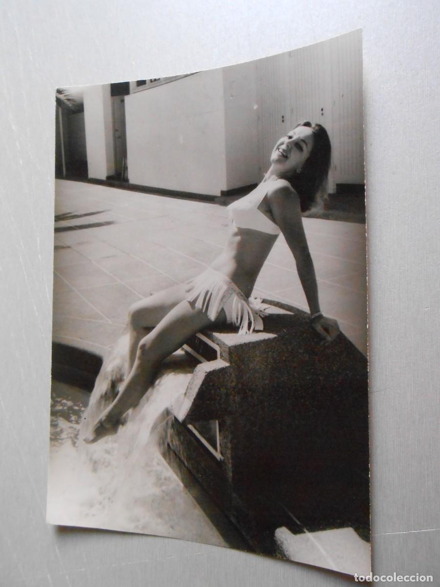 Fotos de cantantes: FOTO de - C&Eacute;CILE DEVILE - de 12,5 x 18 cms.