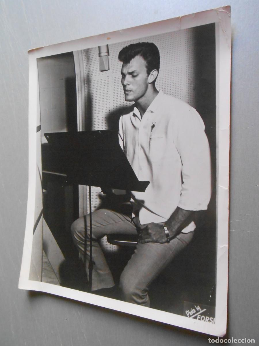 Fotos de cantantes: FOTO de - TOMMY ROE - de 20,5 x 25 cms.