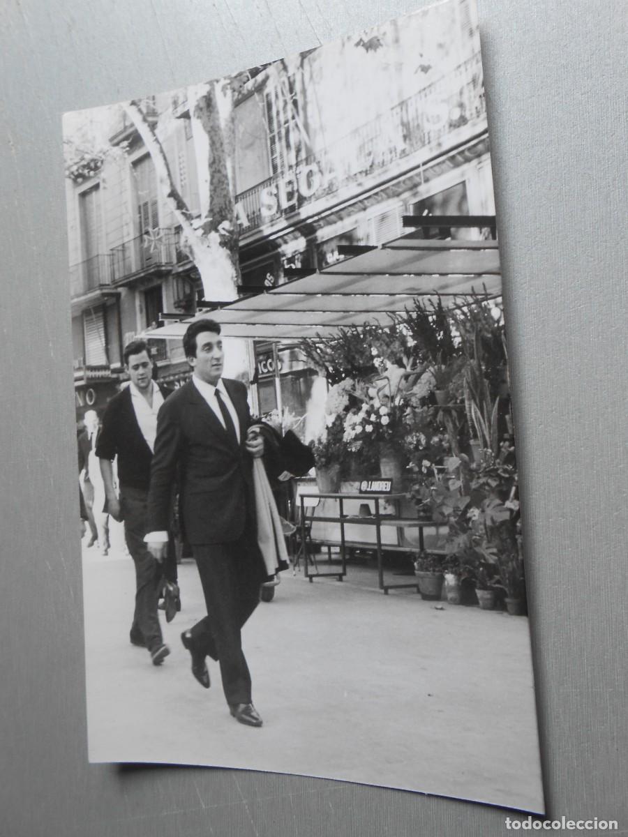 Fotos de cantantes: FOTO de - TONY DALLARA - de 12 x 18 cms.