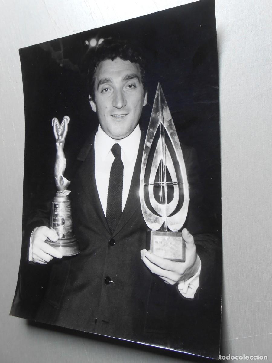 Fotos de cantantes: FOTO de - TONY DALLARA - de 18 x 24 cms.