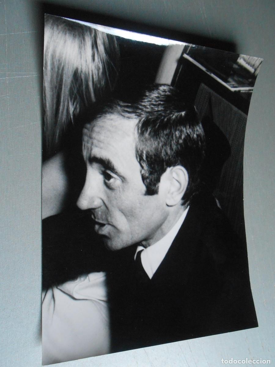 Fotos de cantantes: FOTO de - CHARLES AZNAVOUR - de 18 x 24 cms.