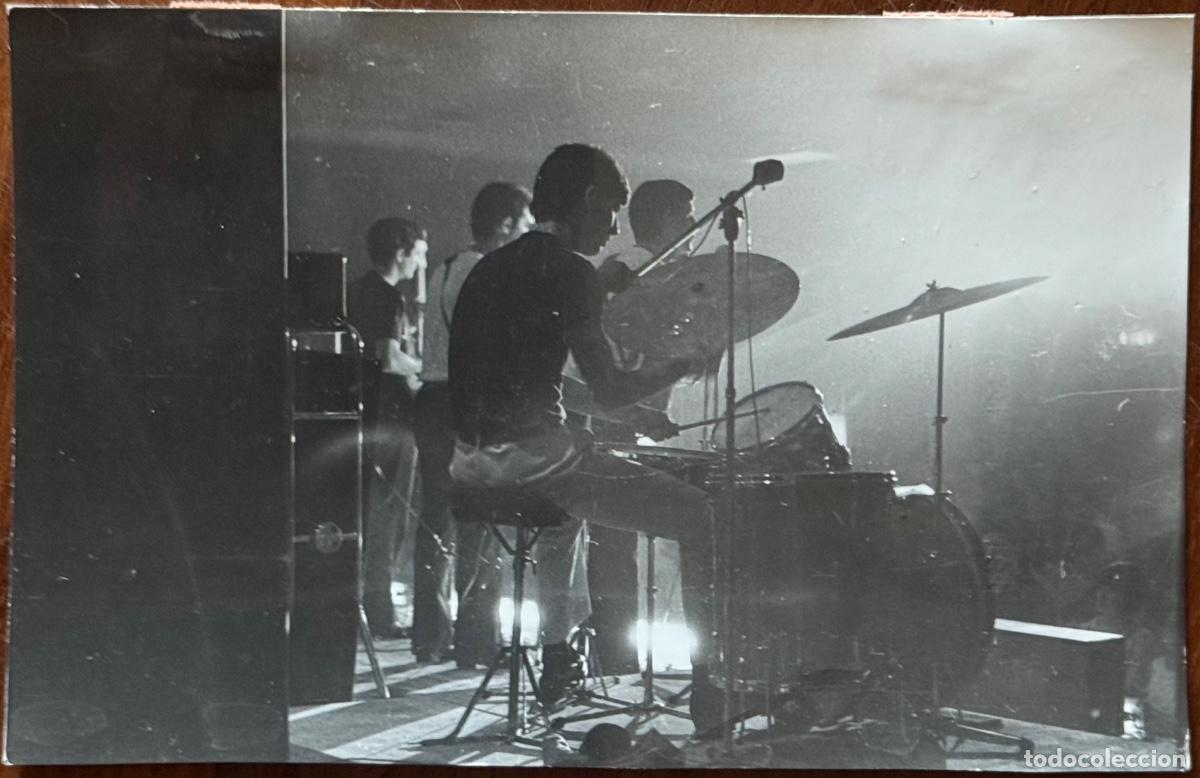 Fotos de cantantes: FOTOGRAF&Iacute;A DEL CONJUNTO MUSICAL LOS BRINCOS - ESCENA EN PLENO CONCIERTO