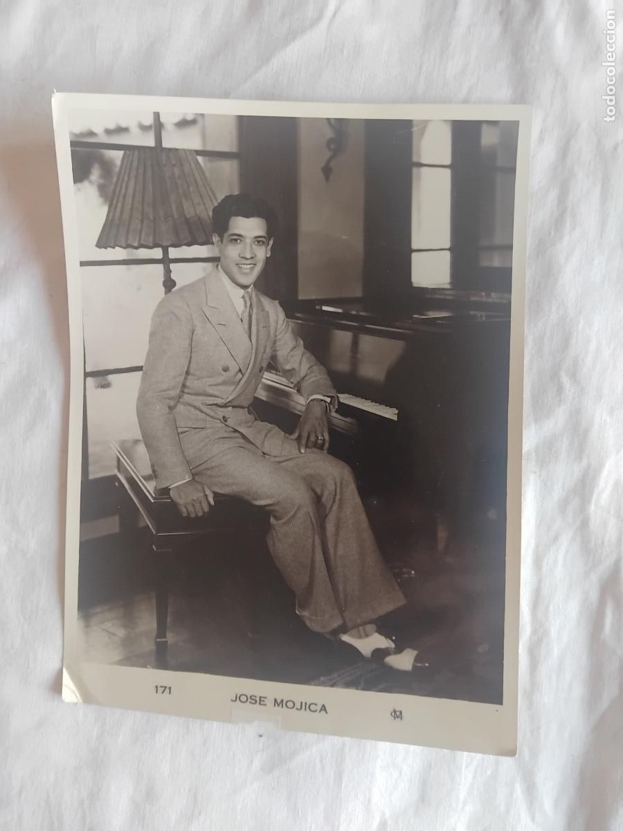 Photos of Singers: FOTOGRAFIA DE JOSE MOJICA 18 X 24 CM.