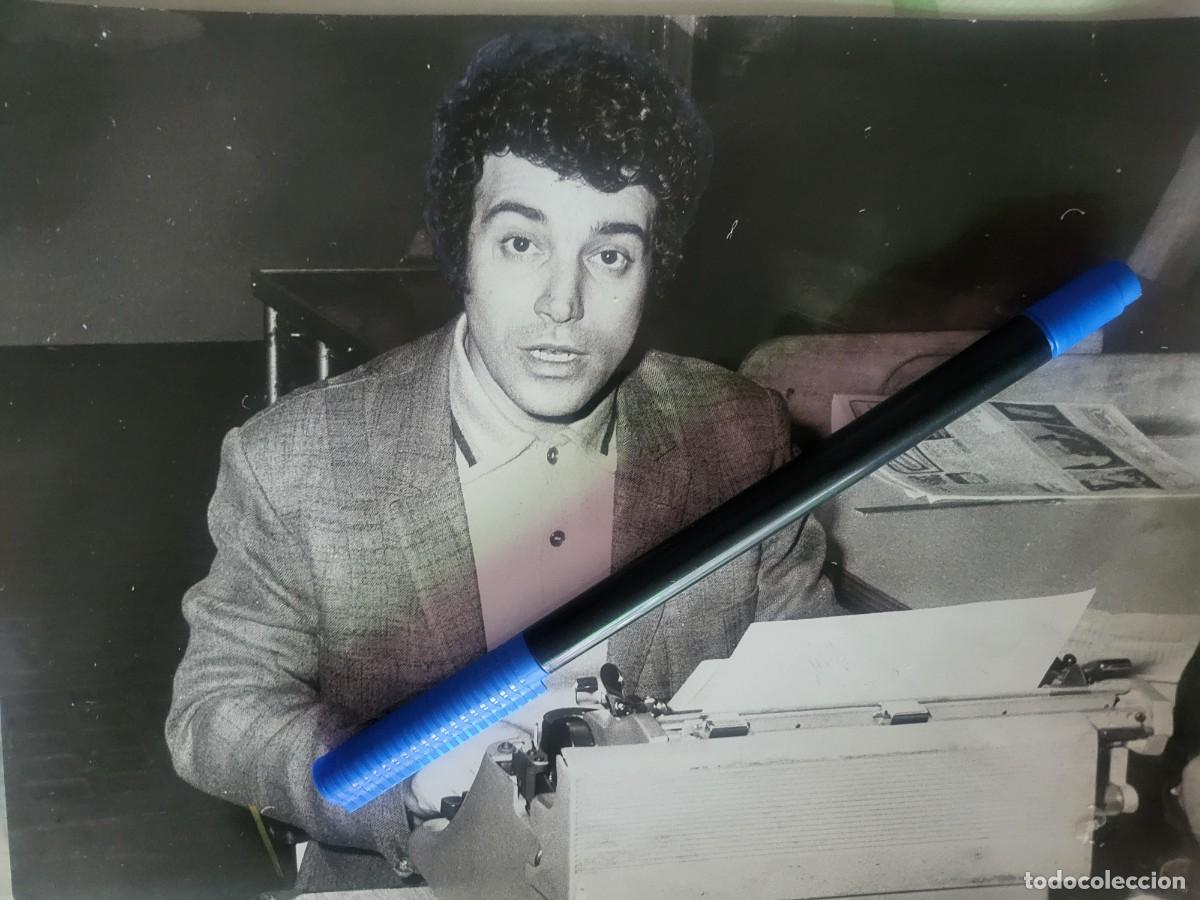 Fotos de cantantes: Pablo del Rio fotograf&iacute;a original de archivo de revista Argentina 18 &times; 25 ctms...