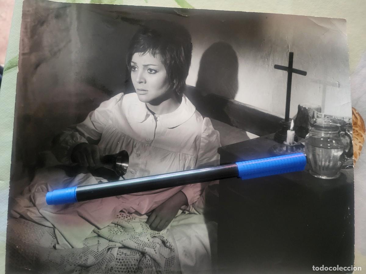 Fotos de cantantes: Sara Montiel fotograf&iacute;a original de Simon Lopez 18 &times; 24 ctms...
