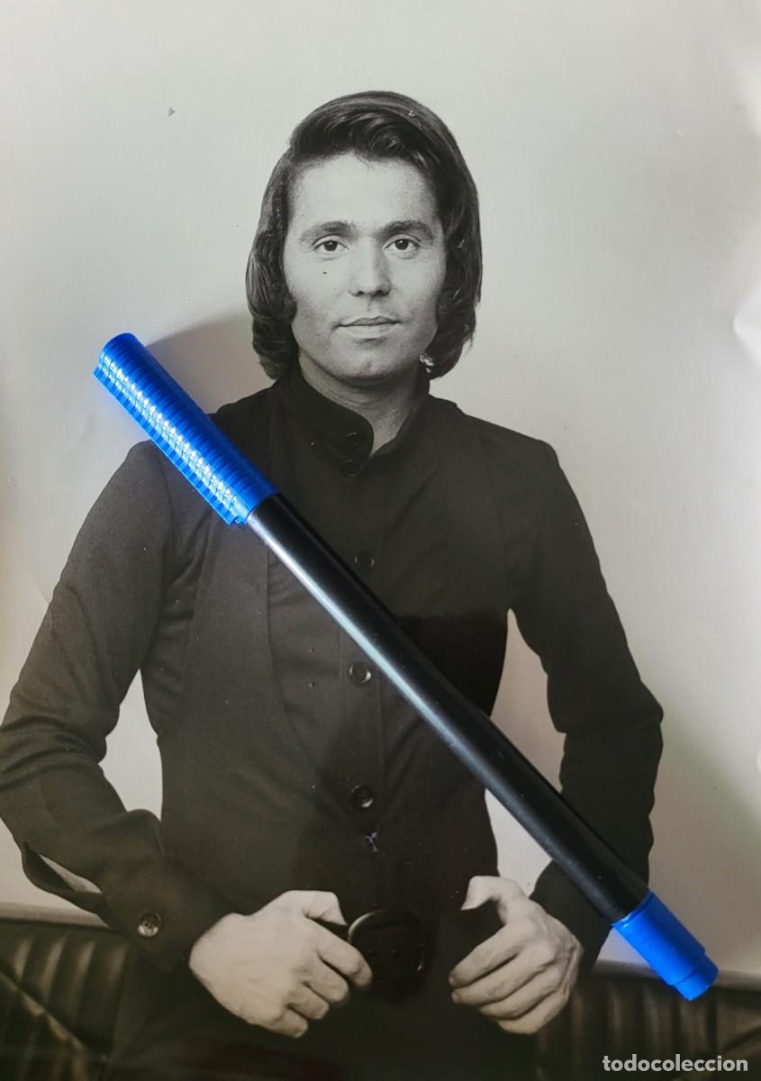Fotos de cantantes: Raphael fotograf&iacute;a de archivo de revista Argentina 18 &times; 24 ctms...a&ntilde;o 1978.