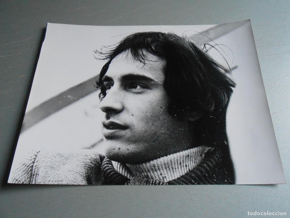 Fotos de cantantes: FOTO de - LLUIS LLACH - de 24 x 18 cms.