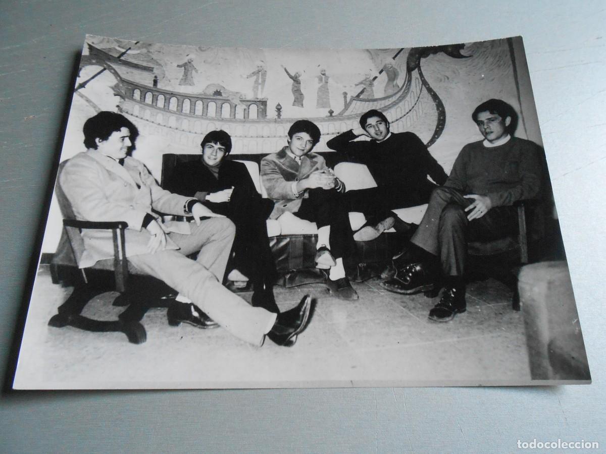 Fotos de cantantes: FOTO de - LOS 5 DEL ESTE - de 24 x 18 cms.