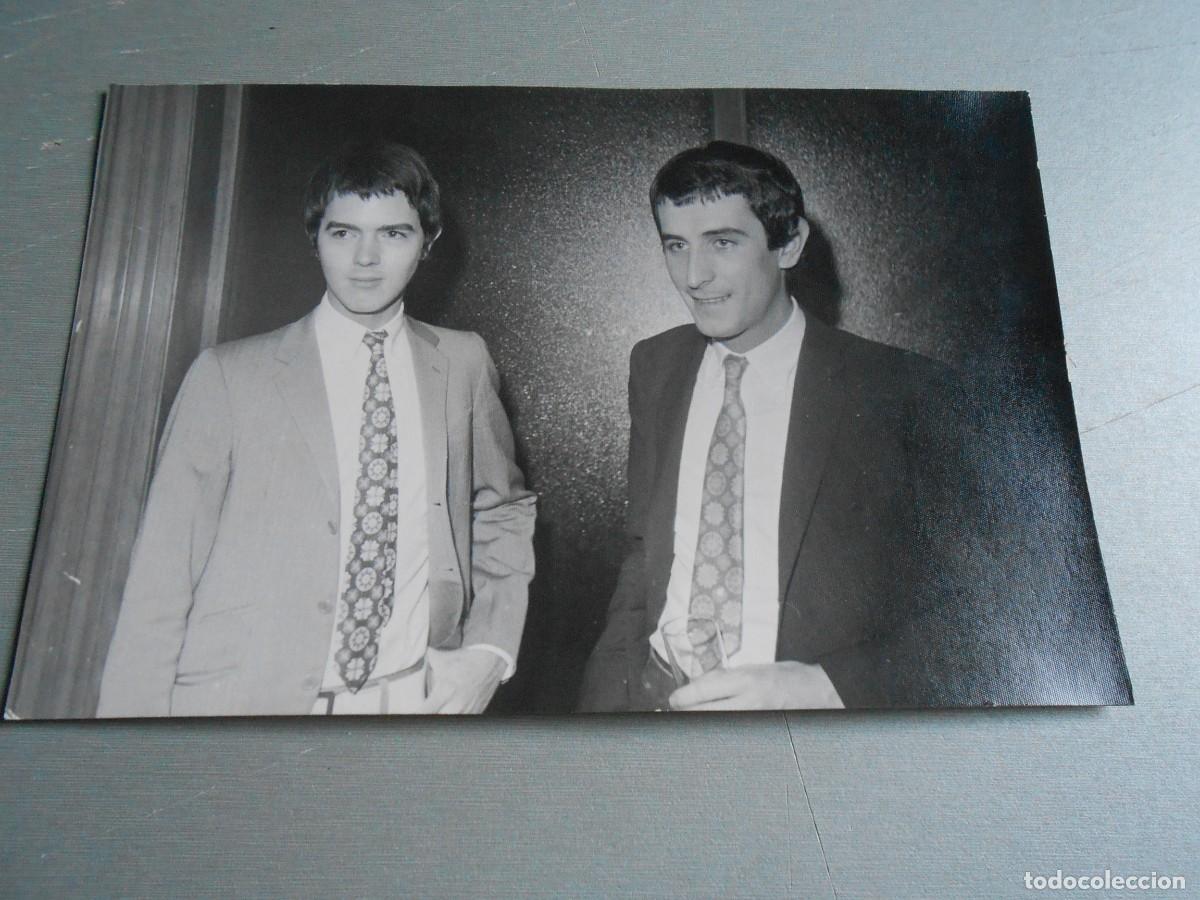 Fotos de cantantes: FOTO de - JUAN y JUNIOR - de 18 x 12 cms.