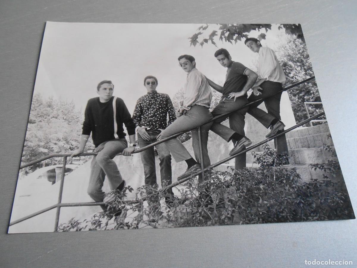 Fotos de cantantes: FOTO de - LOS JOVENES - de 24 x 18 cms.