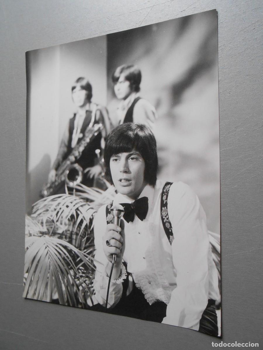 Fotos de cantantes: FOTO de - TONY RONALD - de 18 x 24 cms.