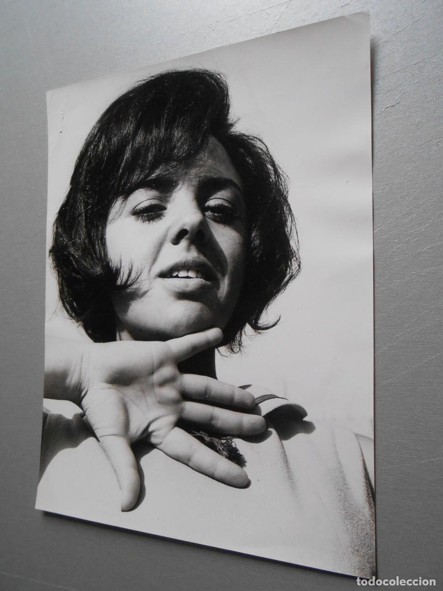 Fotos de cantantes: FOTO de - SABRINA - de 18 x 24 cms.