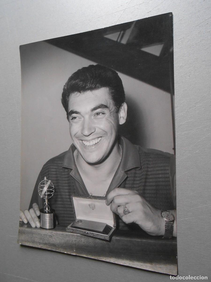 Fotos de cantantes: FOTO de - ALBERTO CORTEZ - de 18 x 24 cms.