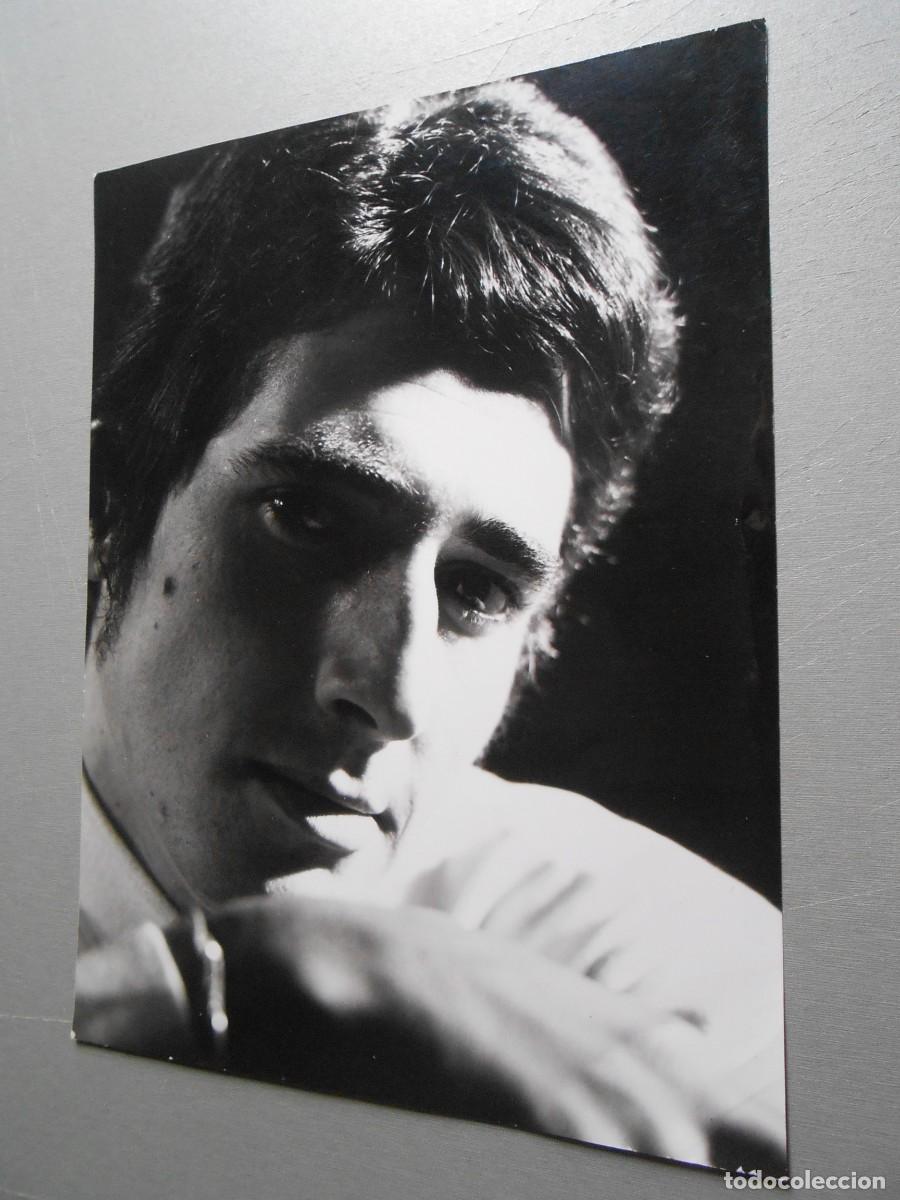Fotos de cantantes: FOTO de - MIGUEL RIOS - de 18 x 24 cms.